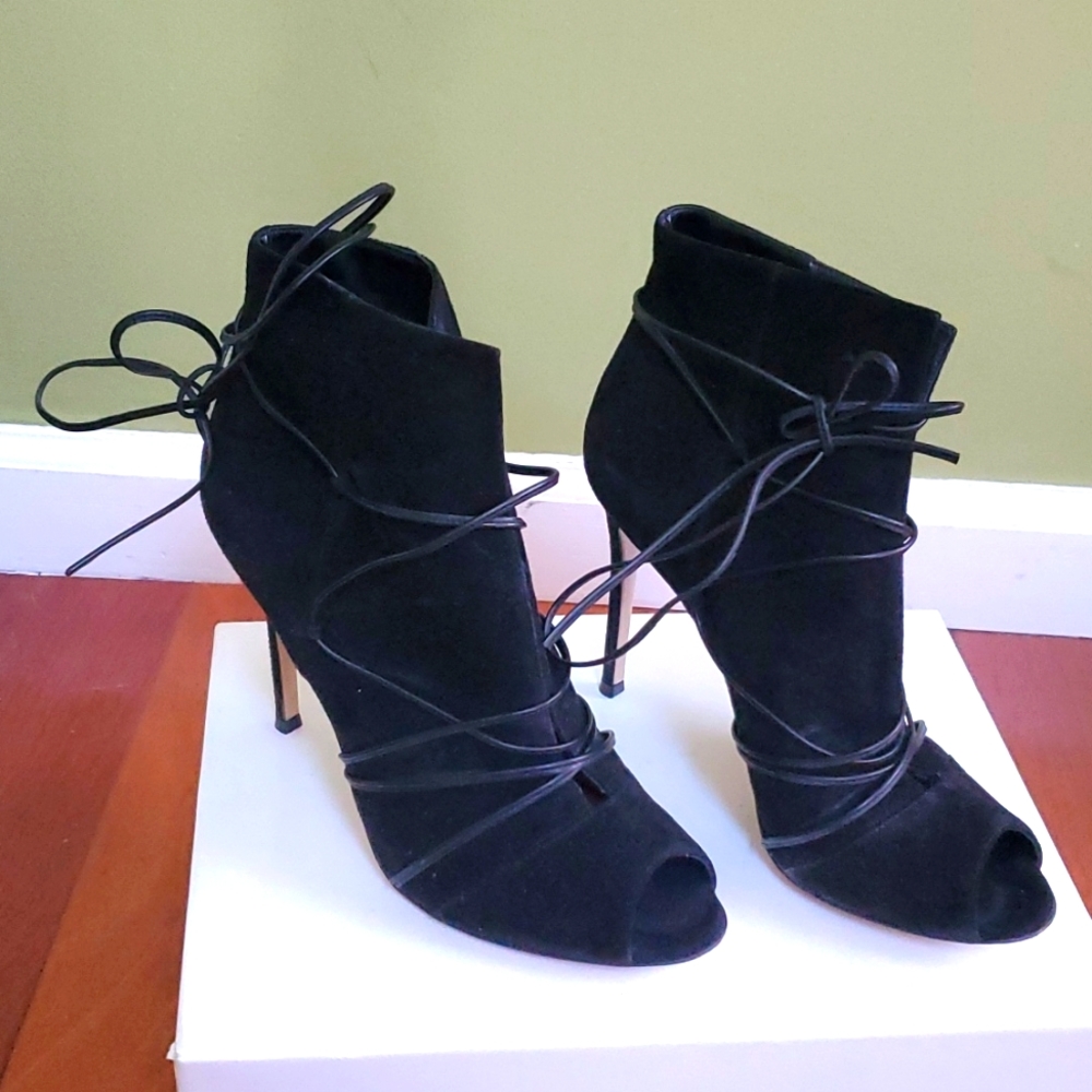 Black Gianvitto Rossi lace up booties